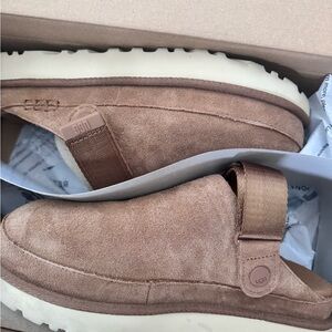 Sold! Ugg goldenstar clogs